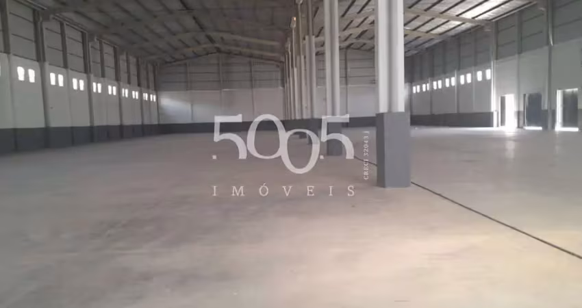 Galpão industrial disponível para locação com 5000m² de área construída em uma área total de 28000m²