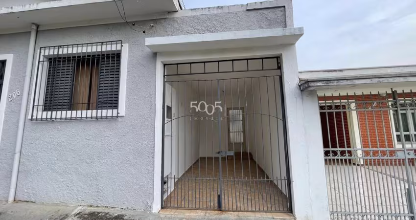 Casa disponível para locação no Bairro Padre Bento, com 50m² de área construída.