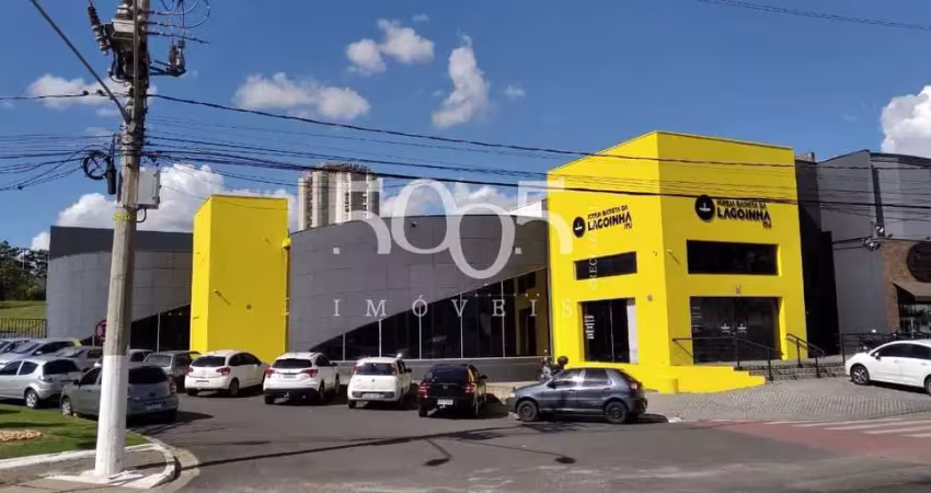Salão comercial com 590 m² e estacionamento amplo no bairro liberdade