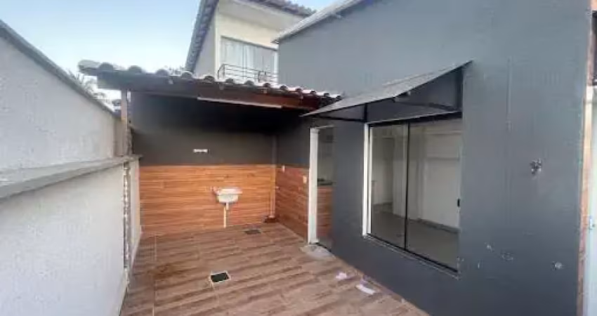 Casa com 2 quartos para alugar na Rua das Gardênias, Foguete, Cabo Frio