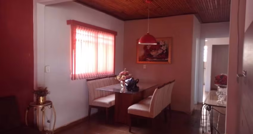 Casa Padrão à Venda