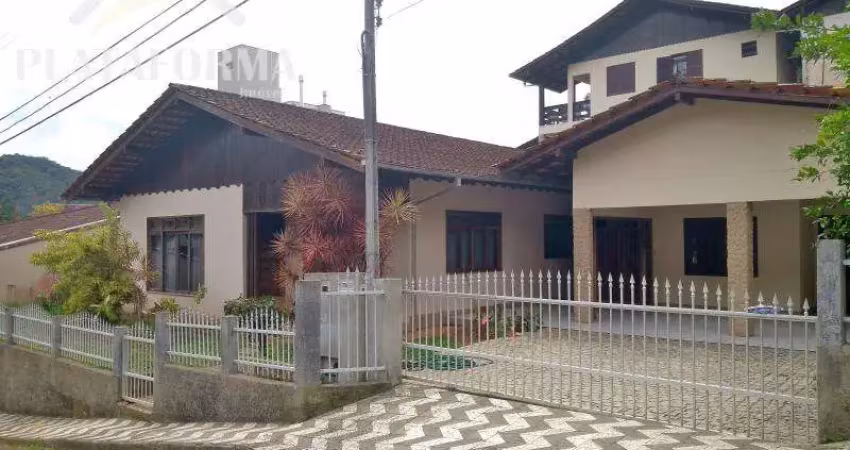 Casa com 3 quartos à venda no Garcia, Blumenau 