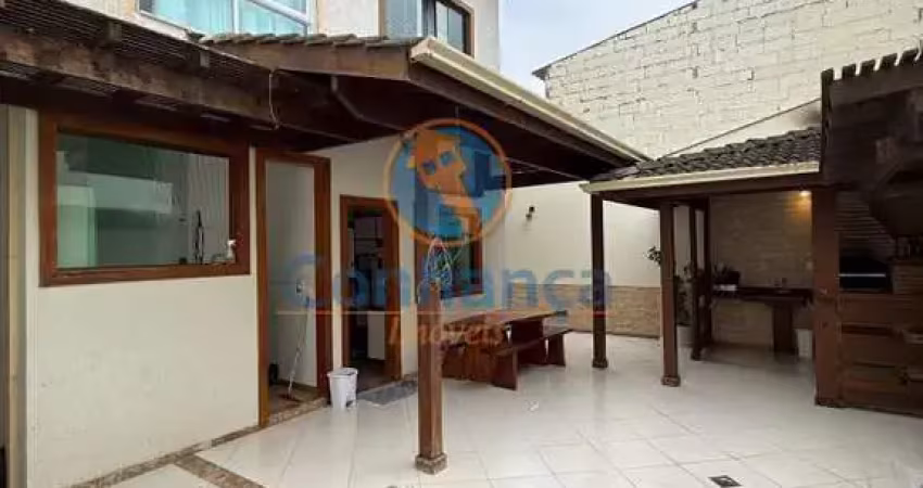 Casa duplex 4 quartos c/ suíte | 3 vagas de garagem -