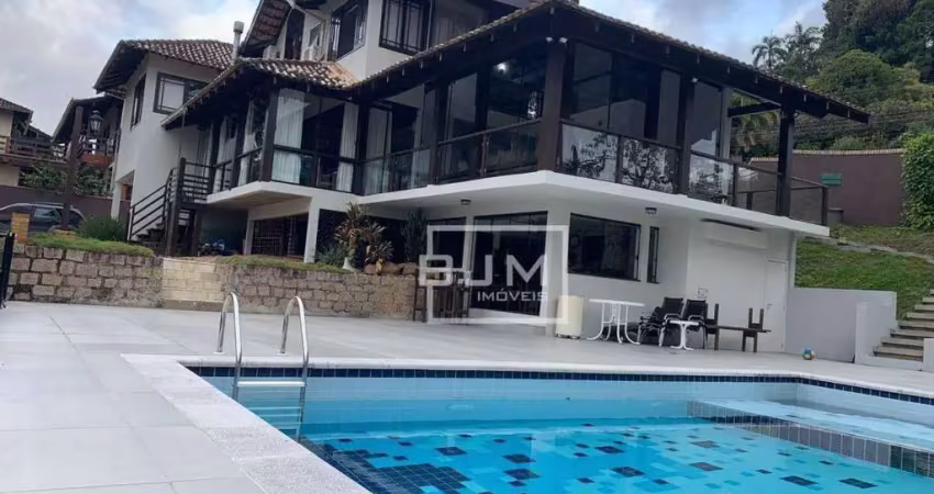Casa com 4 quartos à venda na Rua Braço do Norte, 884, Atiradores, Joinville