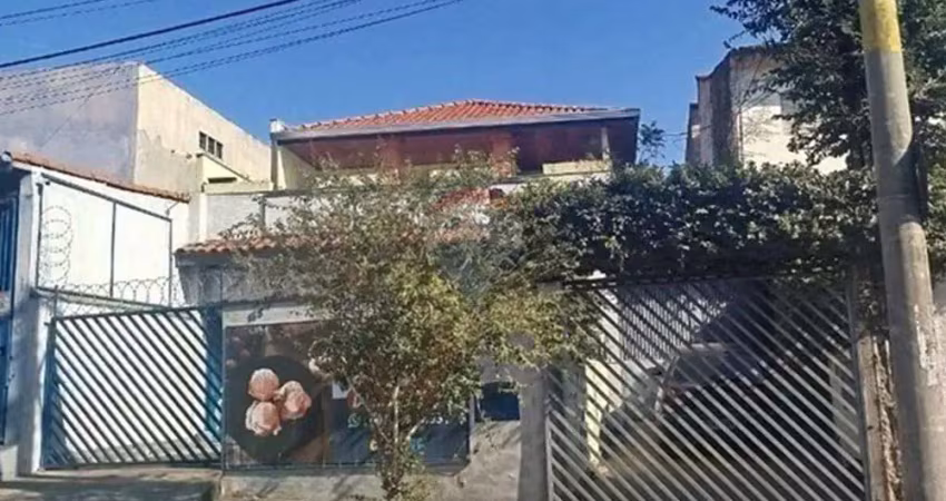 Casa com 4 quartos, 1 suíte, 6 banheiros e salão comercial. localizada no central parque sorocaba. valor r$ 730.000. confira! re/max shmone.