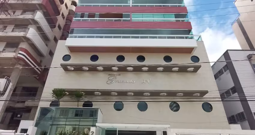 Lindo apartamento seminovo 03 dormitórios com 02 vagas demarcadas e lazer completo na guilhermina/pg