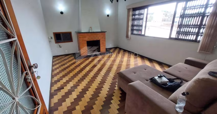 Casa para Venda em Teresópolis, Várzea, 4 dormitórios, 1 suíte, 2 banheiros, 2 vagas