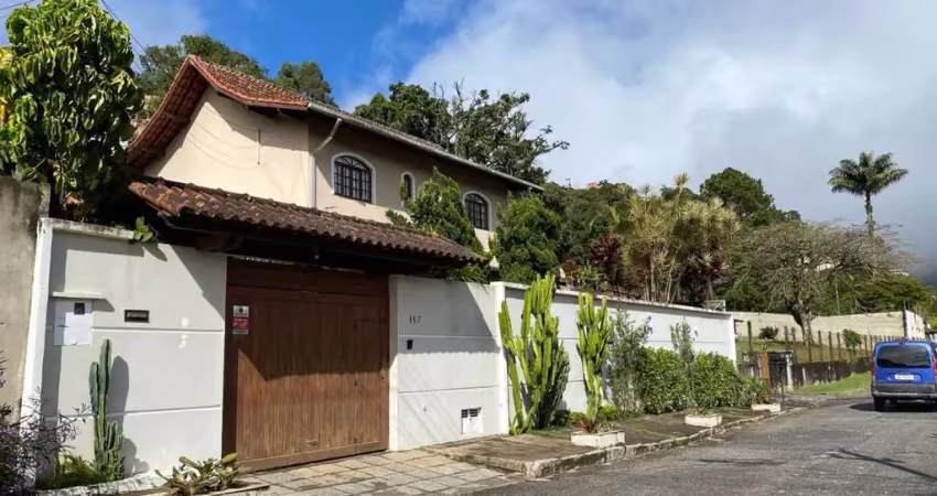 Casa para venda em teresópolis, araras, 3 dormitórios, 1 suíte, 2 banheiros, 2 vagas