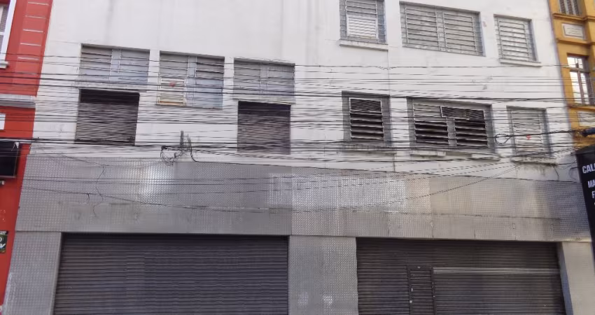 Prédio e loja comercial com 3 pisos,  2.070m2prvs., por R$ 10.000.000,00, no Centro Histórico, em Porto Alegre/RS