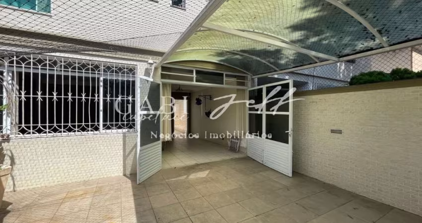 Casa com 3 quartos à venda no Embaré, Santos 