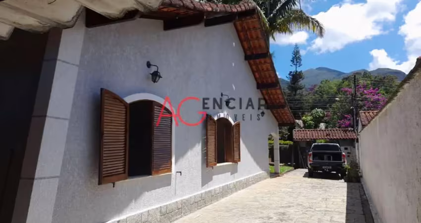 Casa à venda no bairro Carlos Guinle - Teresópolis/RJ