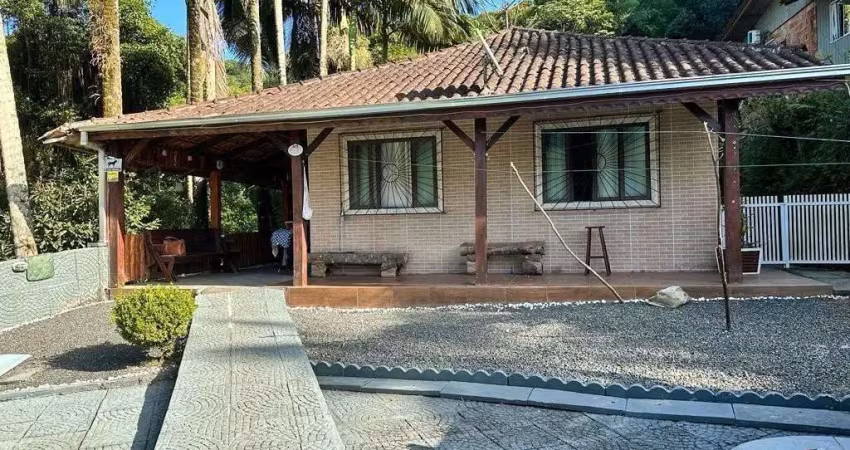 Casa com 7 quartos à venda na Rua Tangará, 698, Iririú, Joinville