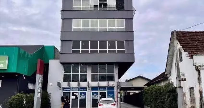 Sala comercial no centro com 0 quartos para venda/locação, 175 m²