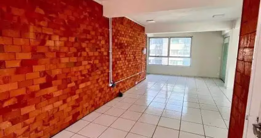 Sala comercial no centro com 0 quartos para venda/locação, 175 m²