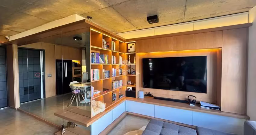 Apartamento mobiliado, 69m², 1 quarto com 2 vagas de garagem no bairro petrópolis.