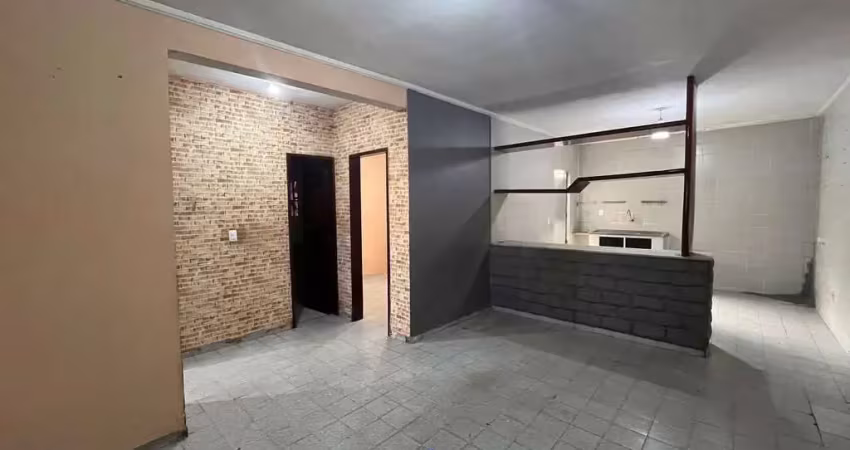 Casa com 2 quartos para alugar na Rua Alan Kardec, 1162, Montese, Fortaleza
