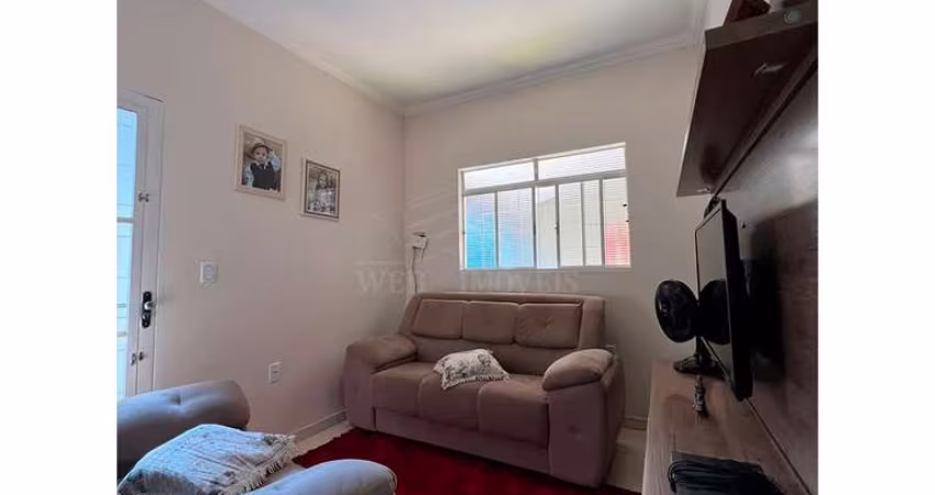 Casa à Venda em Jardim Veneza - 4 Dormitórios por R$450.000
