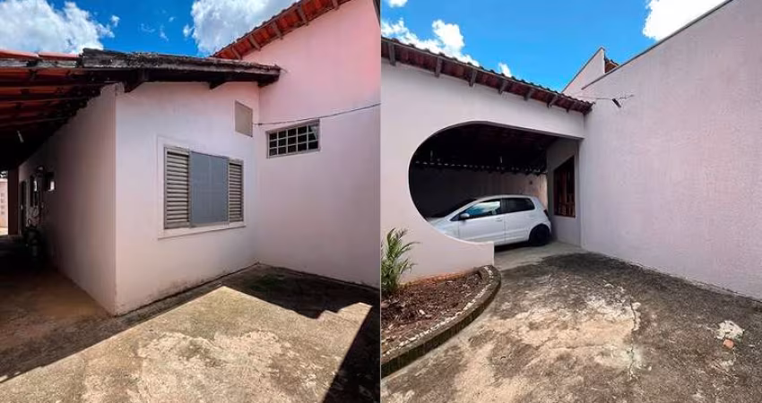 Casa à Venda em Jardim Ype VIII - 2 Dormitórios, R$ 277 mil