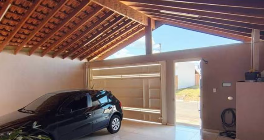 Casa à Venda em Jardim Araucária - 2 Dorms, 130m² por R$265 mil