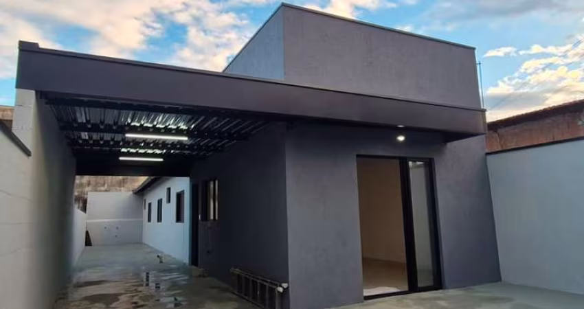 Casa à Venda em Jardim Guaçuano - 3 Dormitórios por R$320 mil