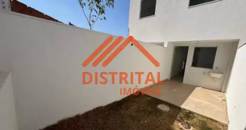 Casa geminada - 2 quartos, 2 suítes, 2 vagas, bairro santa branca.