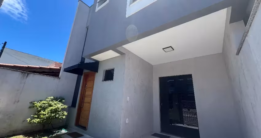 Sobrado a venda no Bairro Santa Regina