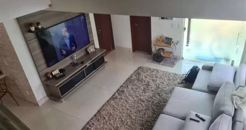 Sobrado no Jardins Lisboa com 4 suítes, sendo uma master com closet,  hidromassagem e sacada.