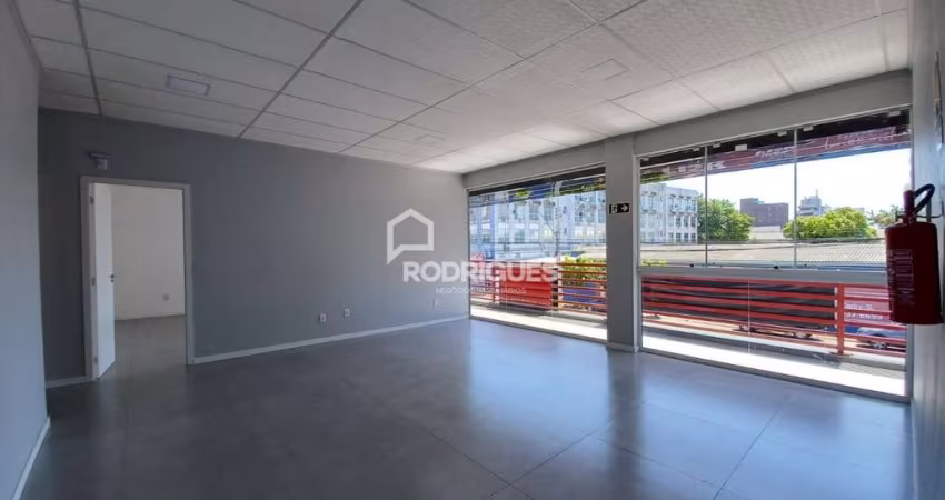 Sala comercial para alugar na Avenida Teodomiro Porto da Fonseca, 357, Padre Reus, São Leopoldo
