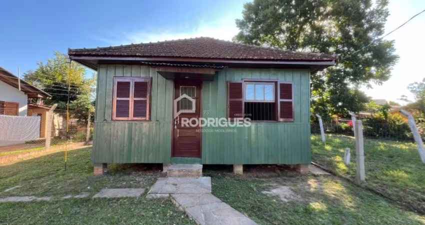 Casa com 2 quartos para alugar na Hermes da Fonseca, 73, Vila Rica, Portão
