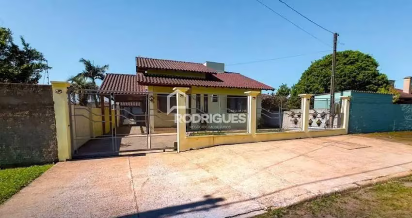 Casa com 2 quartos à venda na Tres Coroas, 156, Centro, Portão