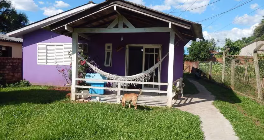 Casa com 3 quartos à venda na Júlio de Castilhos, 5292, São Luiz, Portão
