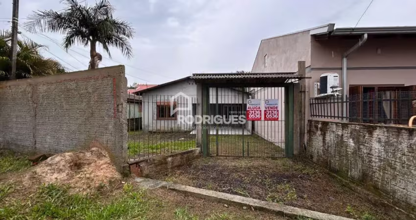Casa com 3 quartos para alugar na Antônio Cardoso, 57, Portão Velho, Portão