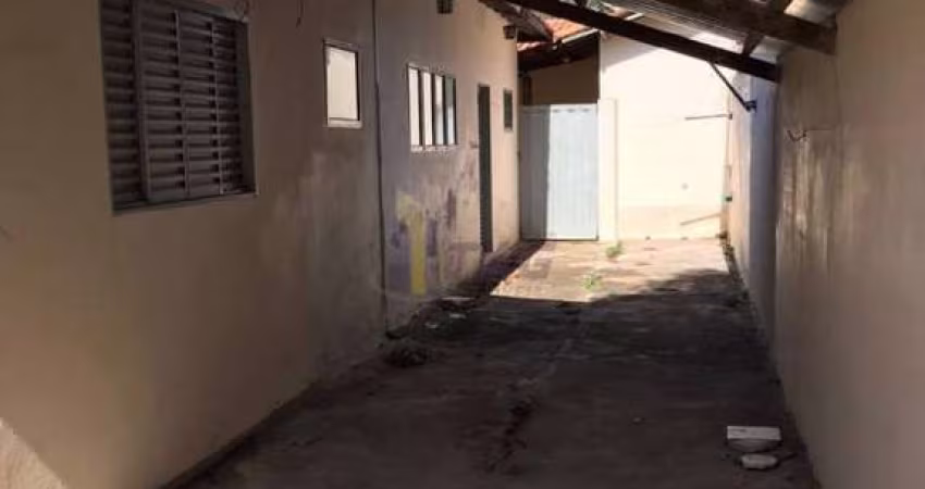 Casa padrão  - Chácara Parque Club - Região Vila Nery