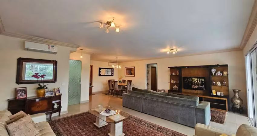 Apartamento de Luxo: 181m², 3 Quartos, 3 Suítes - Condomínio VERONE I.