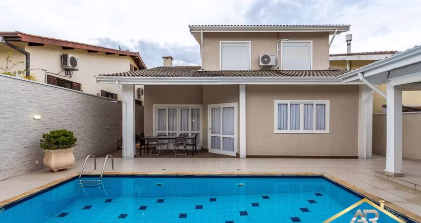 Oportunidade! Linda Casa de 360m² aconchegante, só entrar e morar.