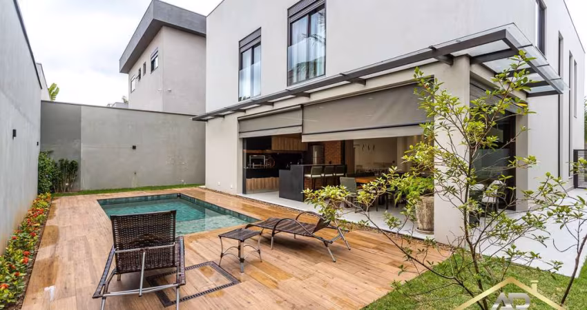 Casa de luxo com Vista permanente, 441m² e 4 Suítes.