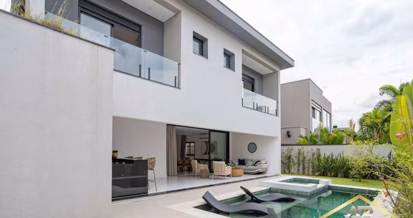 Linda Casa nova, nunca habitada, 455m², 4 Sts - Santana de Parnaíba - SP.