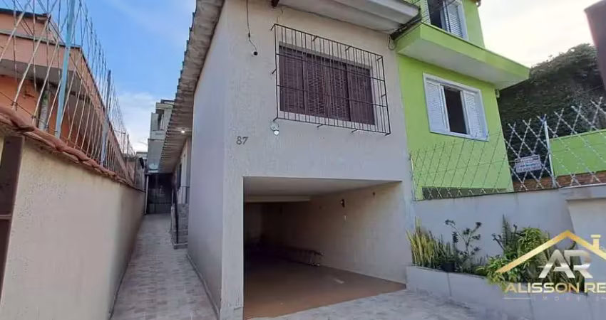 Ótima casa assobradada 02 dormitórios e vaga para 3 carros 450.000,00