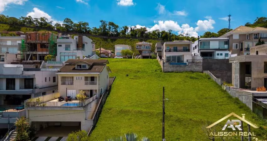 Terreno Residencial, Frente: 12 - Lado: 30 - Fundos: 12 - Alphaville - SP.