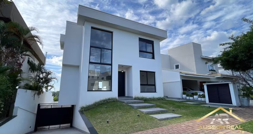 Belíssima casa em cond. com 4 Sts, 6 Wc e 6 Vagas, com 420m² - Gênesis I.