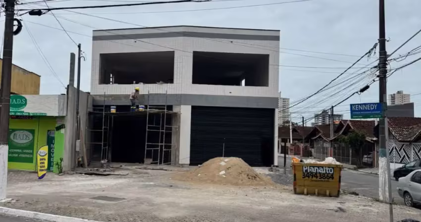 Sobreloja 100m² 1 banheiro e 2 vagas de garagem para locação no maracanã - praia grande
