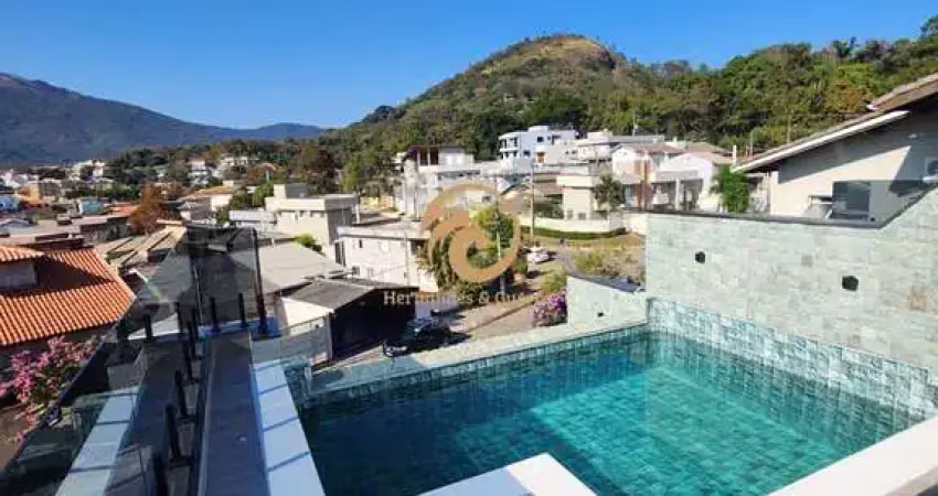 * 3 quartos sendo uma suíte. total de 4 banheiros sendo 2 banheiros e 2 lavabos.