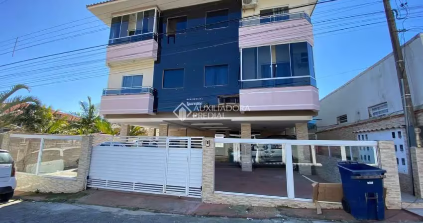 Apartamento com 3 quartos para alugar na Servidão Laureano Pereira dos Santos, 337, Ingleses do Rio Vermelho, Florianópolis