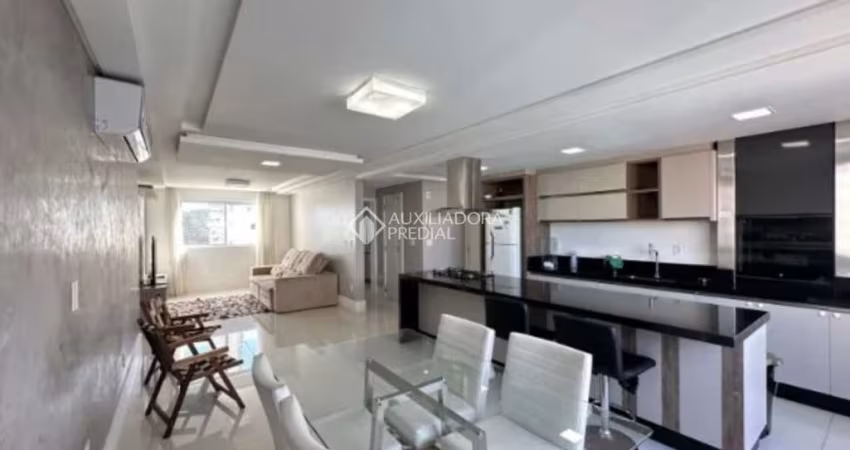 Apartamento com 3 quartos para alugar na Rua Isidoro Caetano, 190, Pioneiros, Balneário Camboriú