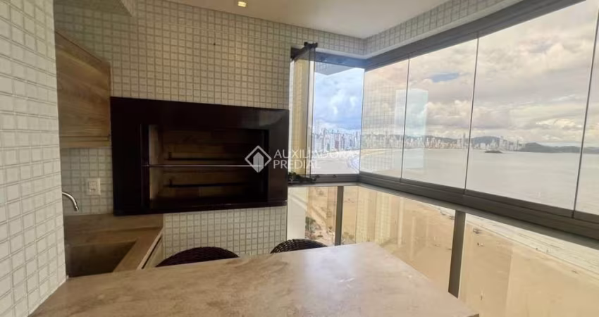Apartamento com 3 quartos para alugar na Avenida Atlântica, 5212, Centro, Balneário Camboriú