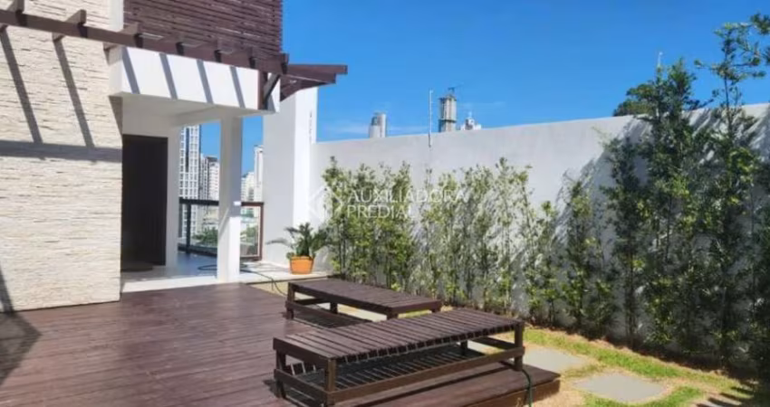 Casa com 4 quartos para alugar na Inhambuguaçú, 376, Ariribá, Balneário Camboriú