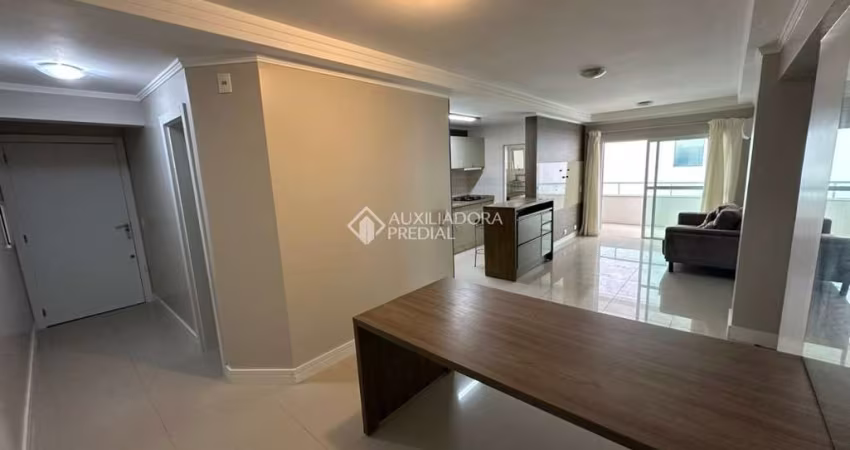 Apartamento com 3 quartos para alugar na Rua Delfim Mário Pádua Peixoto, 340, Praia Brava, Itajaí