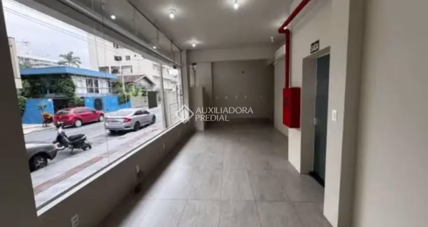 Ponto comercial para alugar na Rua Uganda, 190, Nações, Balneário Camboriú