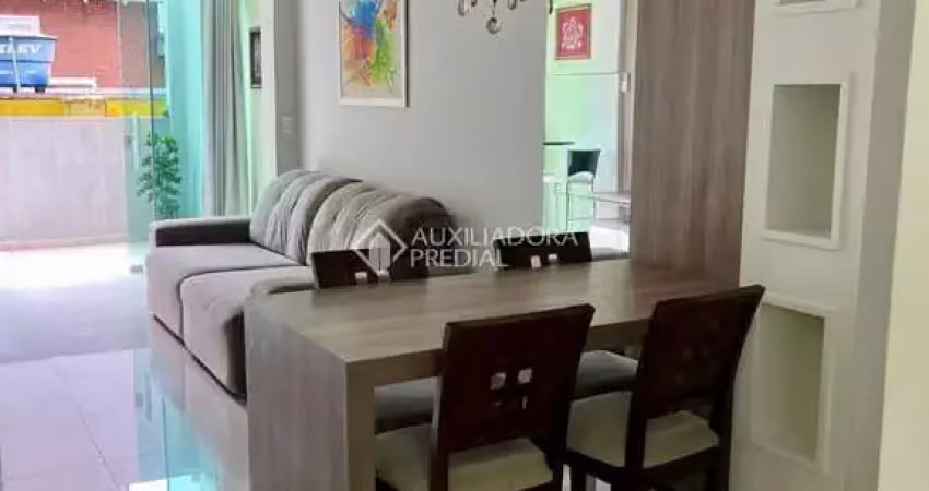 Apartamento com 2 quartos para alugar na Rua 2950, 390, Centro, Balneário Camboriú