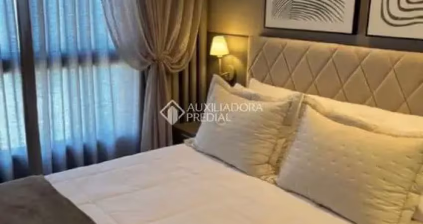 Apartamento com 2 quartos para alugar na Rua 275, 91, Meia Praia, Itapema